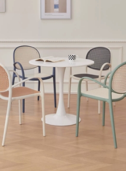 北欧塑料椅子加厚餐椅户外编藤家用书桌椅可叠放靠背凳子带扶手